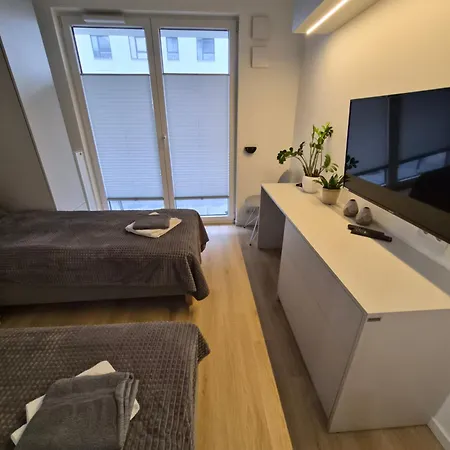 4 Bed 2 דירה *