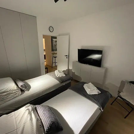 Apartment 4 Bed 2 Warsaw