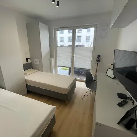 4 Bed 2 Apartman Varsó