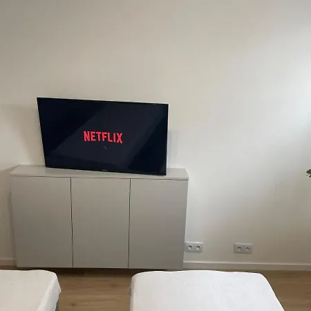 4 Bed 2 Βαρσοβία